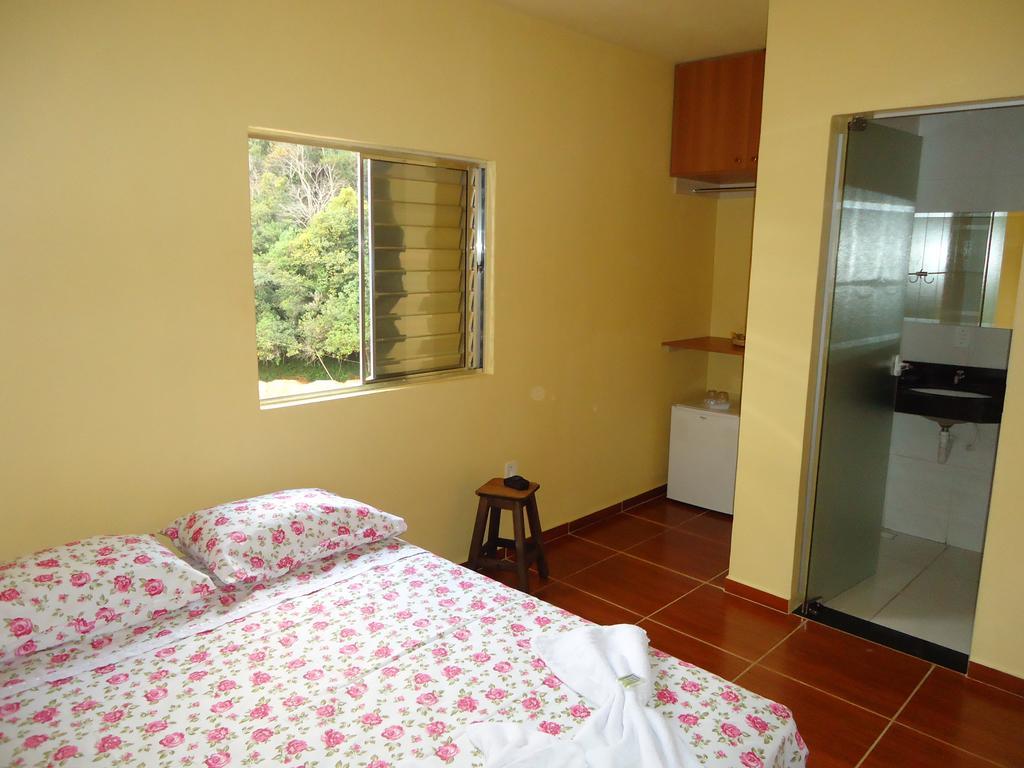 Pousada Maria Francisca Santa Bárbara Quarto foto