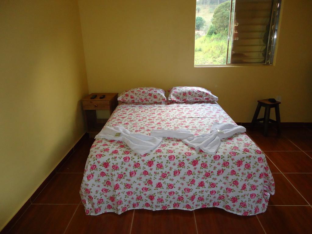 Pousada Maria Francisca Santa Bárbara Quarto foto